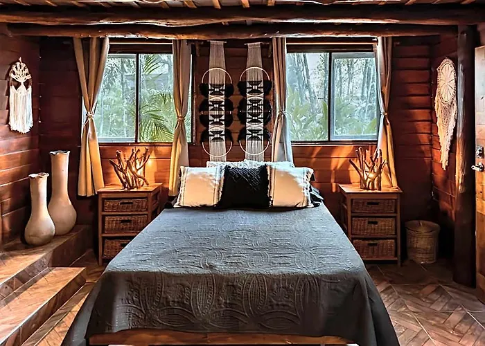 Lodge Anand Ecoaldea